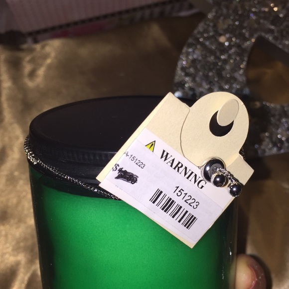 Glamorous circled silver plated ladies bracelet. - Picture 7 of 7